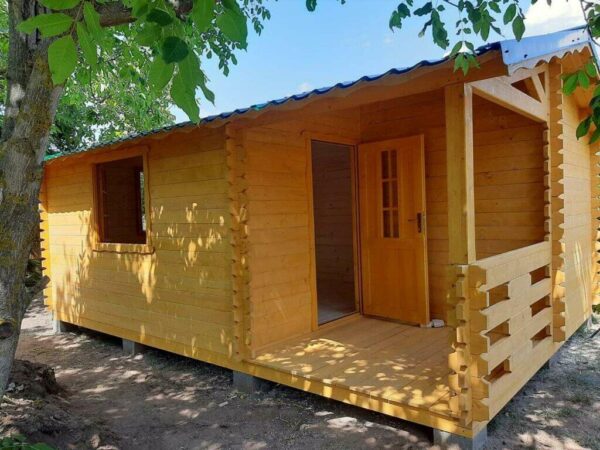 Mod. 4 Nemesi casetta 4x4m + bagno 2x2m + terrazza 2x2m