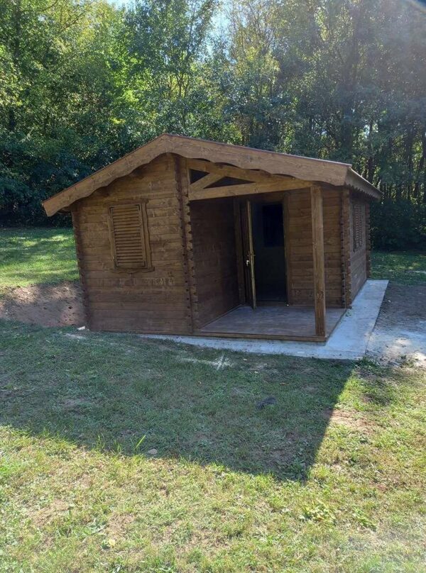 Mod. 4 Nemesi casetta 4x4m + bagno 2x2m + terrazza 2x2m