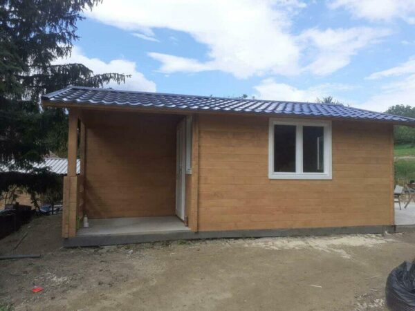 Mod. 4 Nemesi casetta 4x4m + bagno 2x2m + terrazza 2x2m